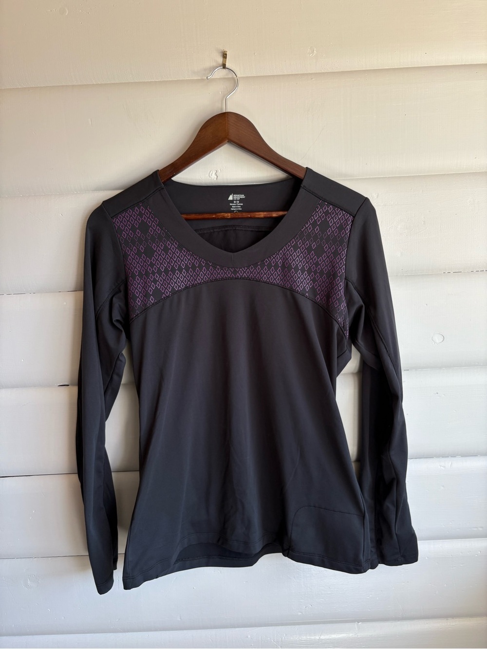 Mountain Equipment Co-op (MEC) Women’s Performance Long Sleeve Top Black Purple